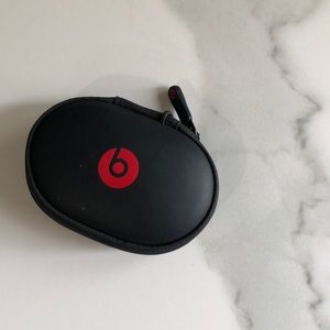 Wireless Beats WITH CHARGER AND CASE